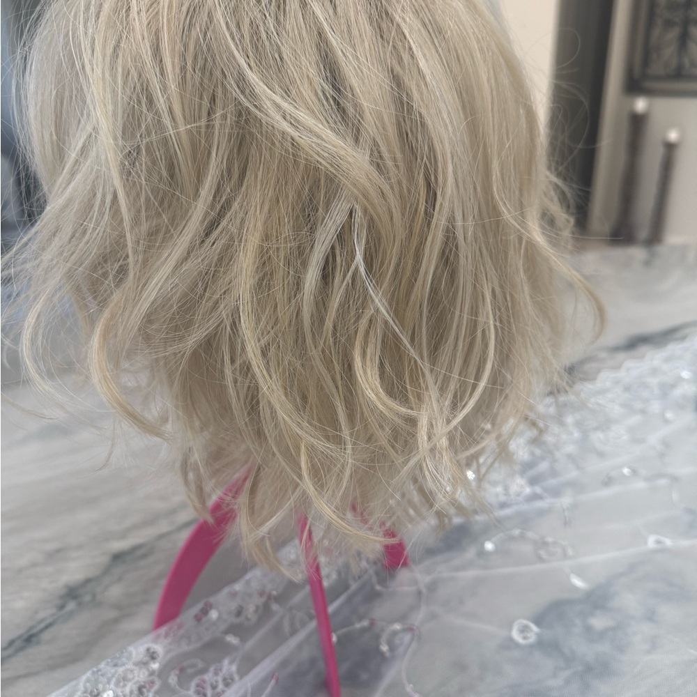 Toni Brattin Trendy Platinum Blonde textured wig